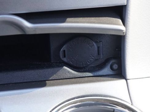 Used 2013 Toyota Highlander Plus FWD image 29