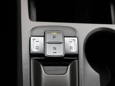 Used 2023 Hyundai Kona SE image 24