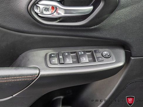 Used 2022 Jeep Cherokee Trailhawk image 21