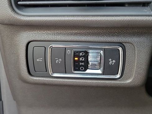 Used 2022 Lincoln Corsair FWD w/ Equipment Group 101A image 24