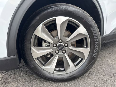 Used 2025 Ford Escape Platinum w/ Premium Technology Package AWD/4WD image 12