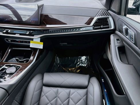 New 2027 BMW X7 xDrive40i w/ M Sport Package AWD/4WD image 19