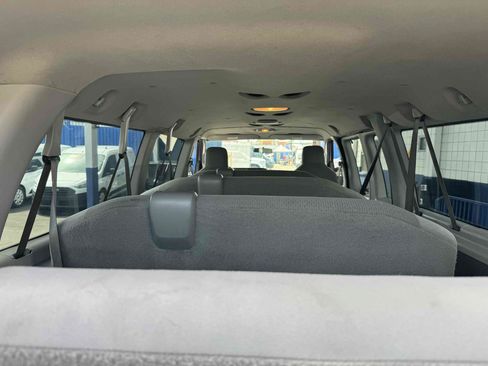 Used 2011 Ford E-350 and Econoline 350 XLT RWD image 12