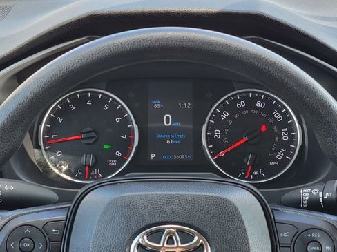 Used 2022 Toyota RAV4 XLE image 32