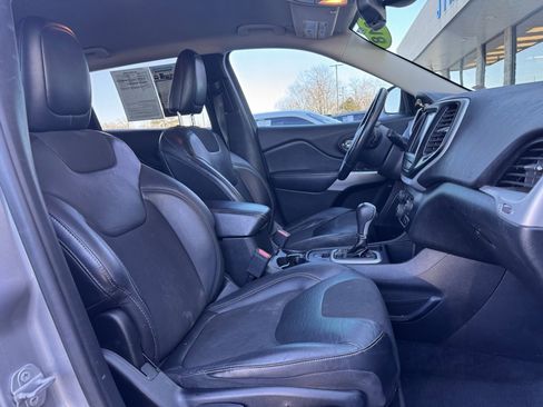 Used 2018 Jeep Cherokee Latitude Plus image 16