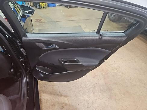 Used 2017 Chevrolet Cruze LT w/ Sun And Sound Package image 27