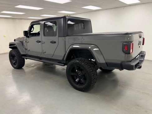 Used 2020 Jeep Gladiator Sport AWD/4WD image 3