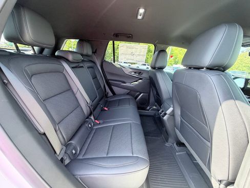 New 2026 Chevrolet Equinox LT w/ Convenience Package II FWD image 25