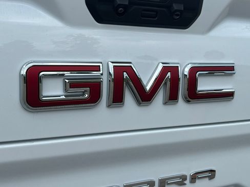 Used 2024 GMC Sierra 1500 AT4 w/ Technology Package AWD/4WD image 46