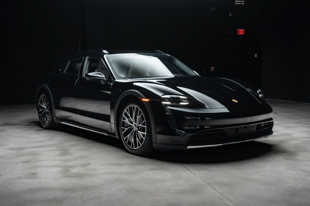 Used 2024 Porsche Taycan 4S w/ Premium Package AWD/4WD image 8