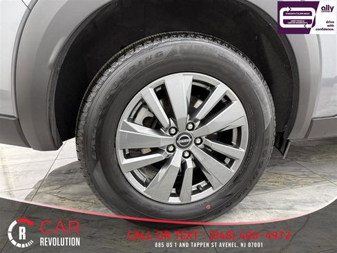 Used 2025 Nissan Pathfinder SV AWD/4WD image 10