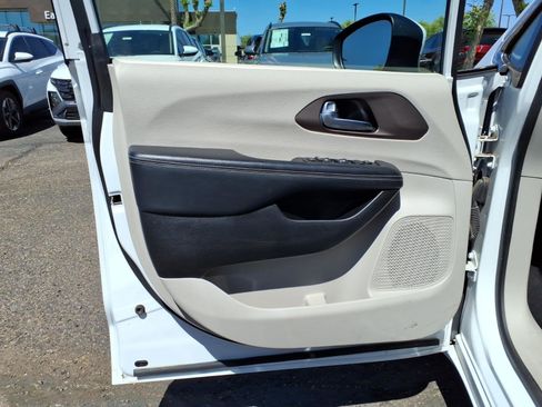 Used 2023 Chrysler Voyager LX FWD image 19