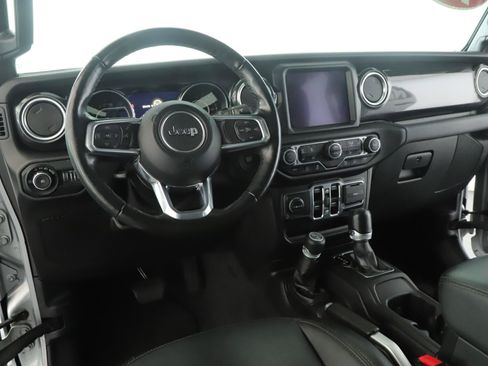 Used 2021 Jeep Wrangler Unlimited Sahara AWD/4WD image 2