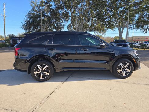 Certified 2022 Kia Sorento S image 9