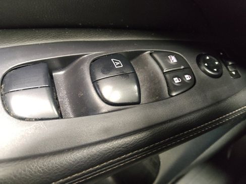 Used 2020 Nissan Pathfinder S image 27