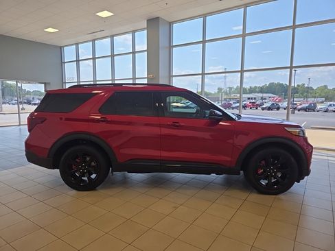 Used 2023 Ford Explorer ST w/ Equipment Group 401A image 6