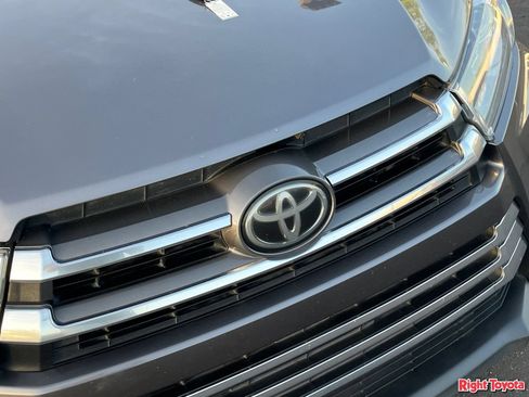 Certified 2018 Toyota Highlander Limited FWD image 7