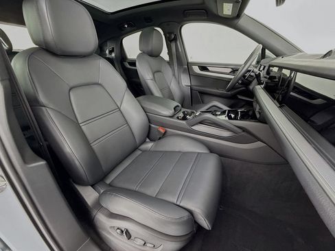 Certified 2026 Porsche Cayenne Coupe AWD/4WD image 30