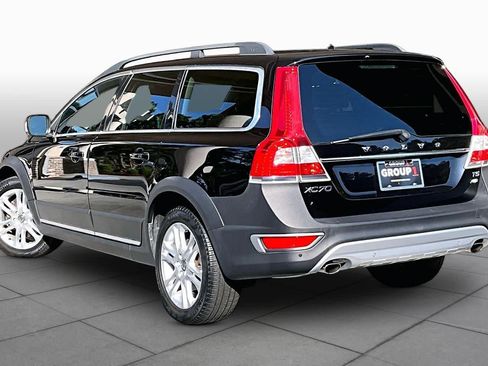 Used 2016 Volvo XC70 T5 Premier w/ Proximity Package AWD/4WD image 12