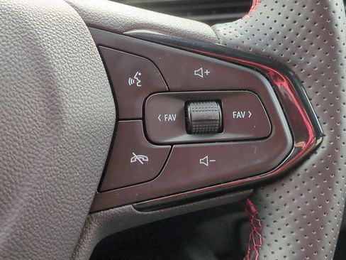 Used 2025 Chevrolet Trax RS w/ Driver Confidence Package FWD image 16