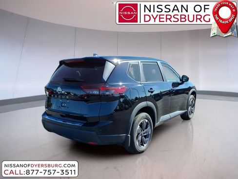 Used 2025 Nissan Rogue SV FWD image 3