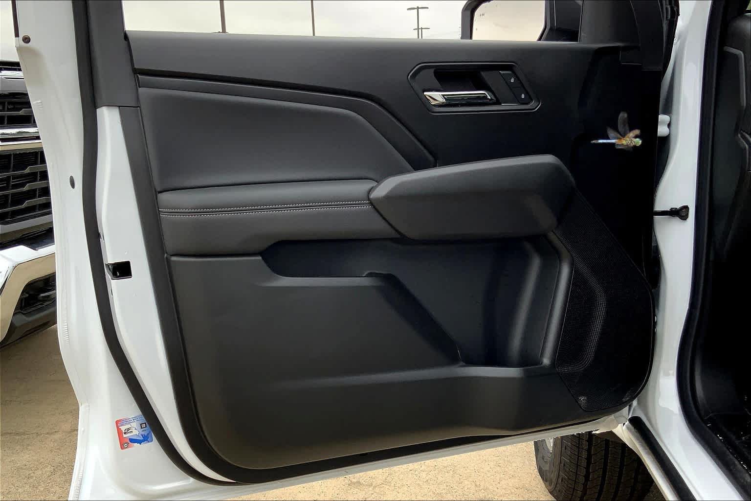 Used 2024 Chevrolet Colorado LT w/ LT Convenience Package III RWD image 11