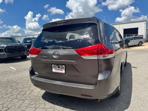 Used 2014 Toyota Sienna XLE FWD image 7