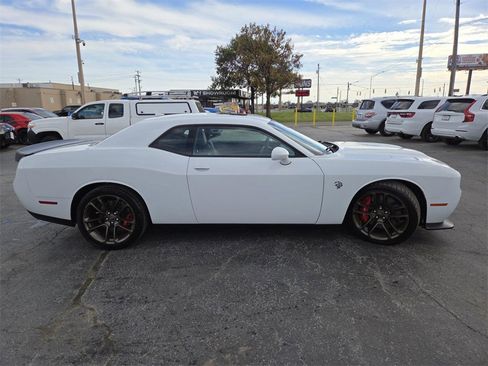Used 2019 Dodge Challenger SRT Hellcat Redeye image 14