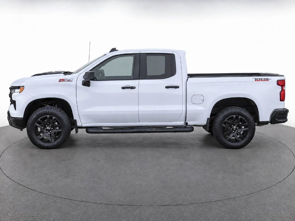 Used 2025 Chevrolet Silverado 1500 LT Trail Boss w/ Protection Package AWD/4WD image 7