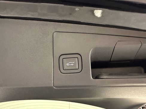 New 2025 Cadillac XT5 Sportv w/ Technology Package image 21