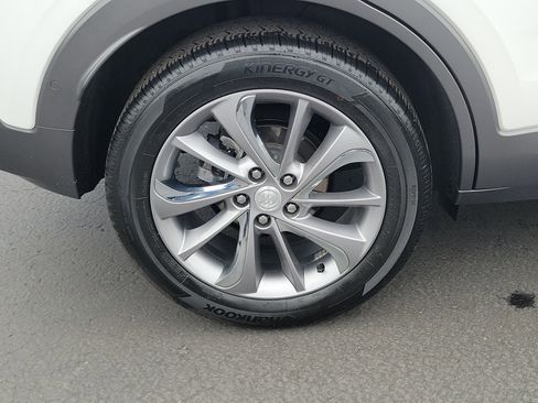 Used 2023 Buick Encore GX Essence w/ Advanced Technology Package FWD image 5
