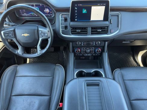 Used 2023 Chevrolet Suburban Premier image 12