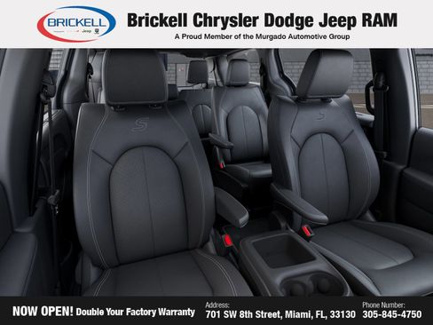 Used 2026 Chrysler Pacifica Select w/ S Appearance Package image 16