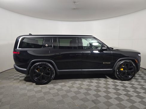 Used 2023 Rivian R1S Launch Edition image 6