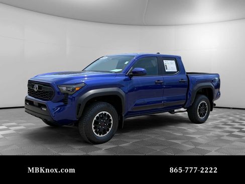 Used 2025 Toyota Tacoma TRD Off-Road AWD/4WD image 1