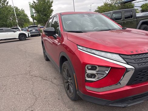 Used 2023 Mitsubishi Eclipse Cross LE AWD/4WD image 2