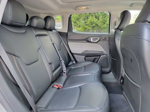 Certified 2022 Jeep Compass Latitude w/ Sun and Sound Group AWD/4WD image 23