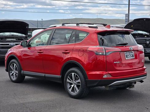 Used 2016 Toyota RAV4 XLE w/ Convenience Package AWD/4WD image 3