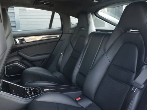 Certified 2023 Porsche Panamera GTS AWD/4WD image 33