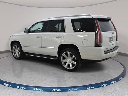 Used 2018 Cadillac Escalade Luxury AWD/4WD image 8