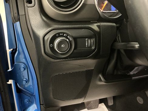 Used 2023 Jeep Wrangler Sport AWD/4WD image 11