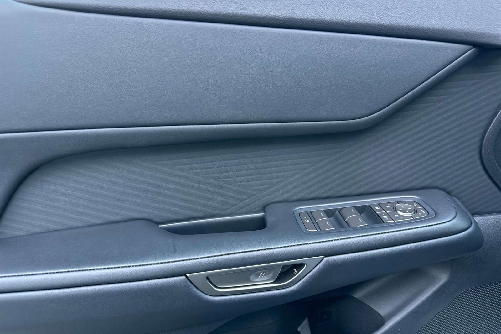 New 2026 Lexus ES 350e w/ Convenience Package FWD image 13