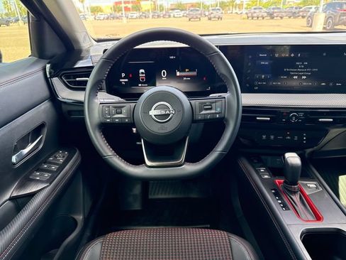 Certified 2025 Nissan Kicks SR FWD image 14