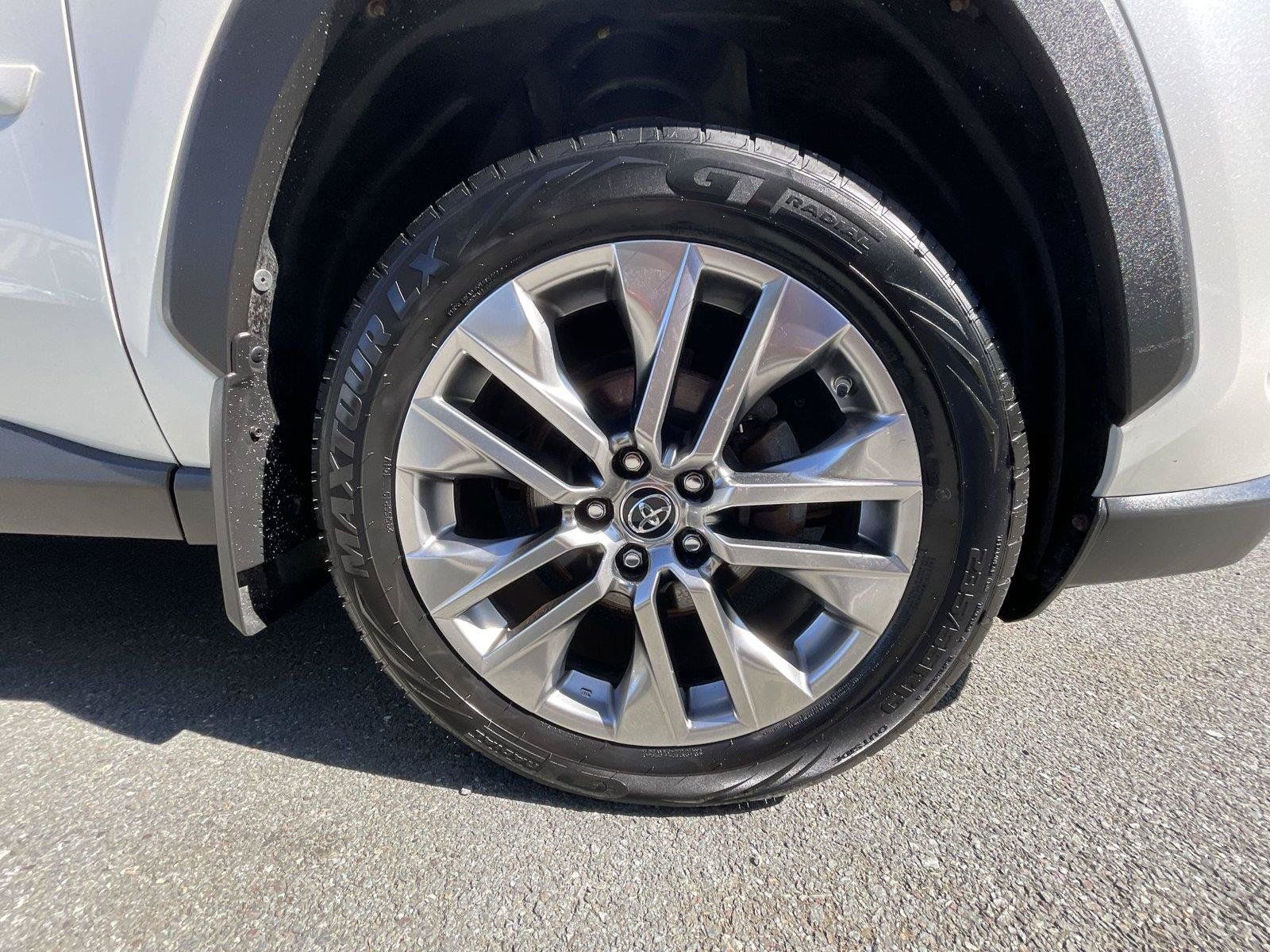 Used 2019 Toyota RAV4 Limited w/ Advanced Technology Package AWD/4WD image 10