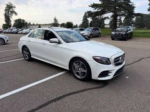 Used 2017 Mercedes-Benz E 300 4MATIC image 6