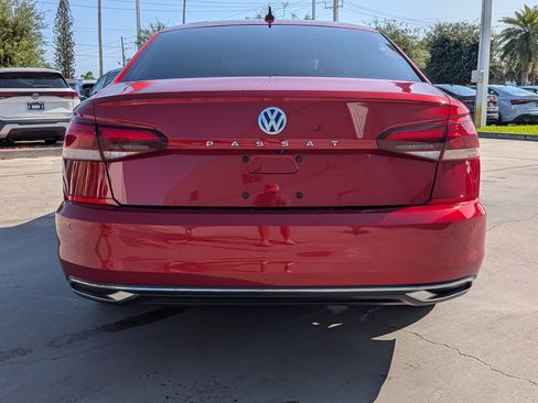 Used 2020 Volkswagen Passat 2.0T SEL FWD image 4