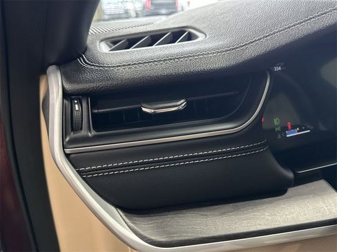 Used 2025 Jeep Grand Cherokee Limited image 15