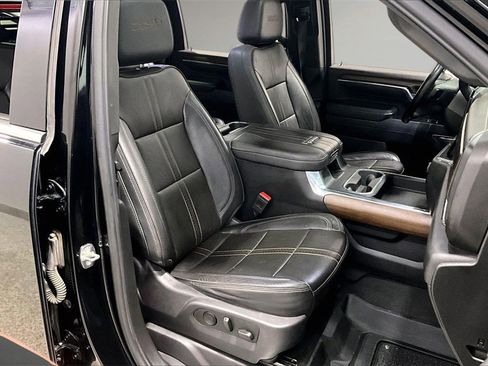 Used 2024 Chevrolet Silverado 3500 High Country w/ High Country Premium Package image 31