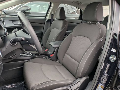 Used 2023 Kia Forte LXS w/ LXS Technology Package FWD image 29