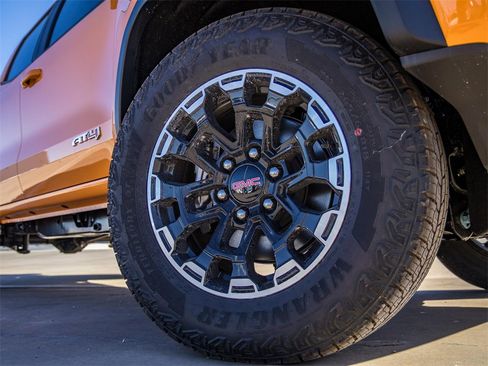 New 2026 GMC Canyon AT4 w/ Technology Plus Package image 2